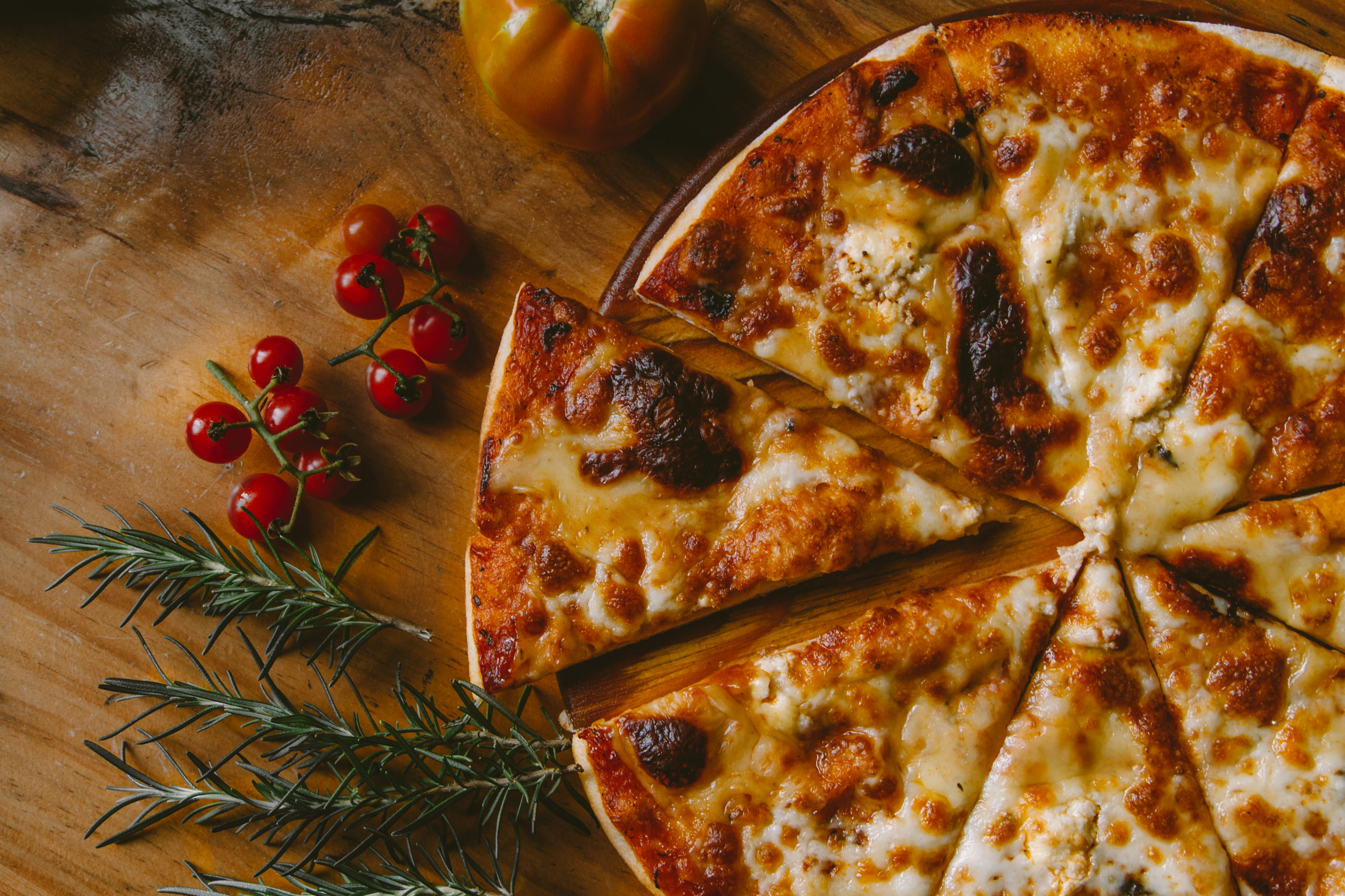 Pizza 4 formaggi
